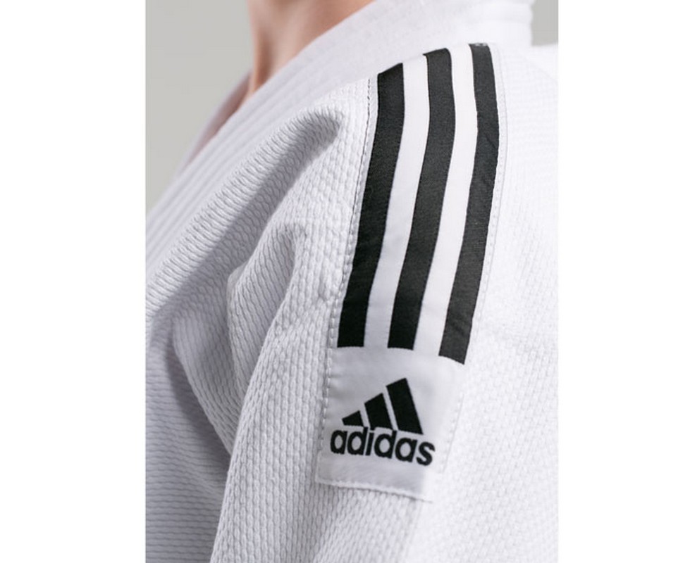 Кимоно для дзюдо с поясом подростковое Adidas Club белое с черными полосками 979_800